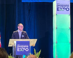 Steve Kaminski delivers a speech at the 2025 NPGa Southeast Expo.